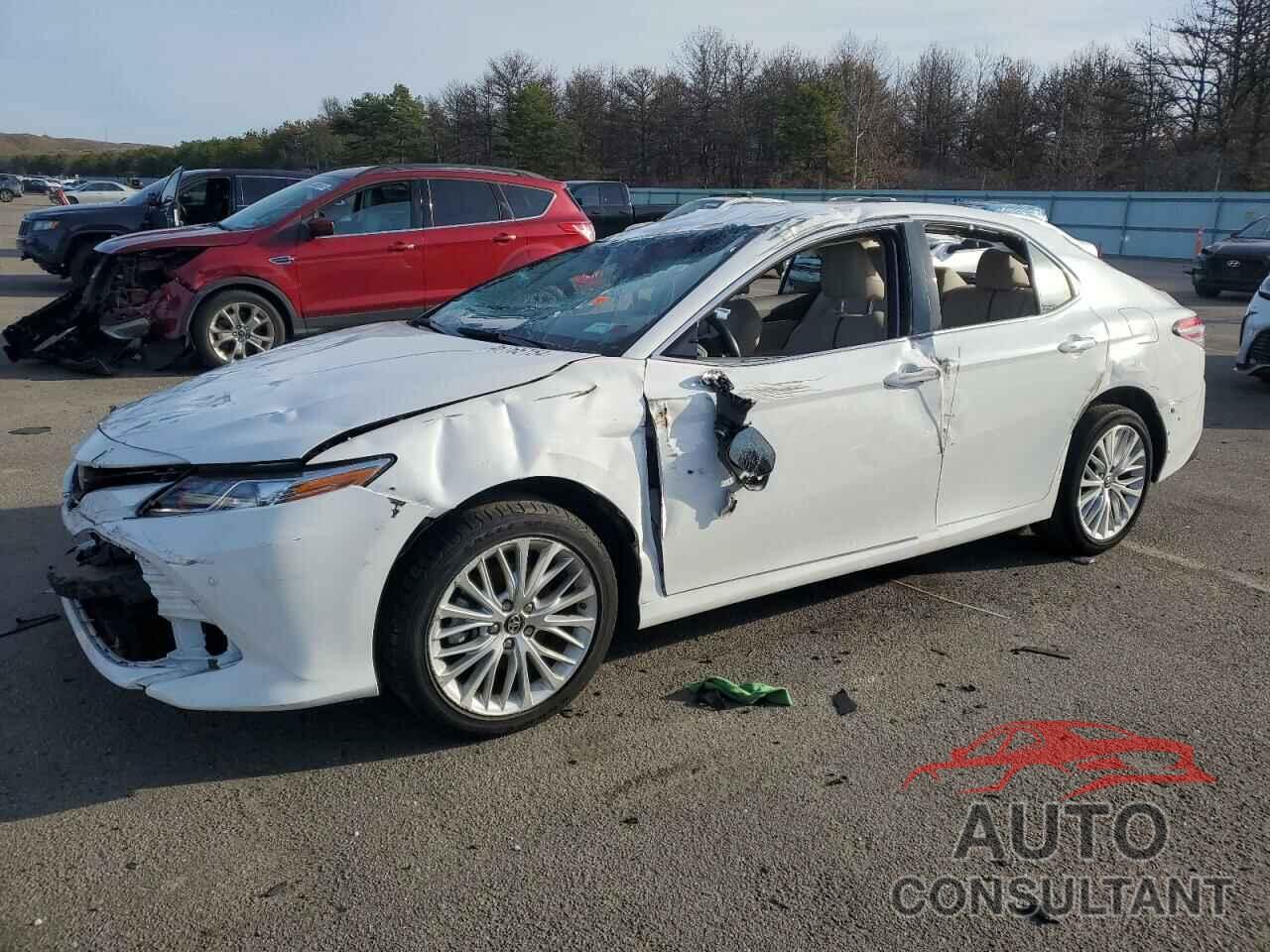 TOYOTA CAMRY 2018 - 4T1B11HK0JU128777