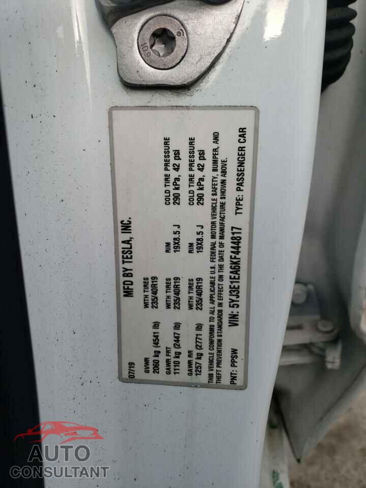 TESLA MODEL 3 2019 - 5YJ3E1EA6KF444817