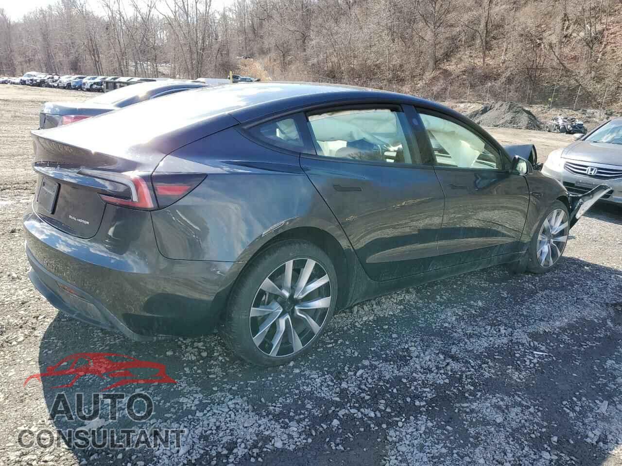 TESLA MODEL 3 2025 - 5YJ3E1EB6SF921092