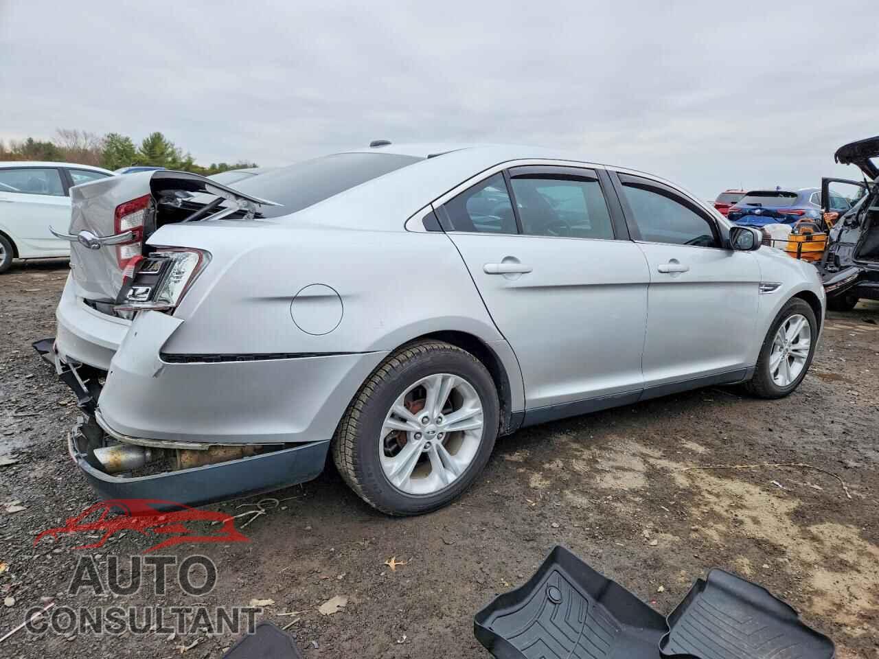 FORD TAURUS 2015 - 1FAHP2E82FG105332