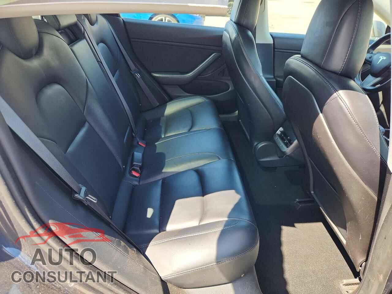 TESLA MODEL 3 2018 - 5YJ3E1EB7JF114370