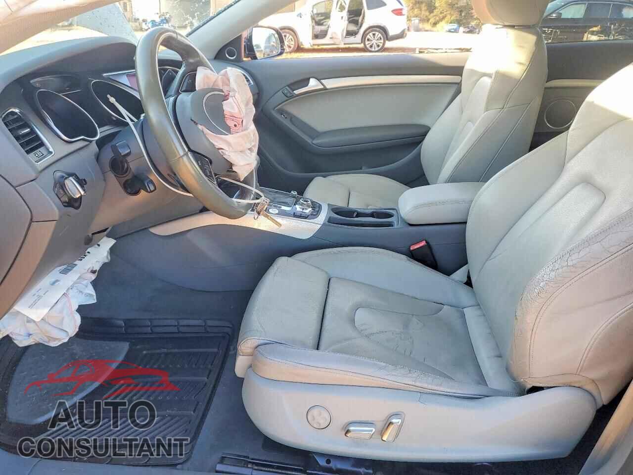 AUDI A5 2013 - WAUVFAFRXDA026117