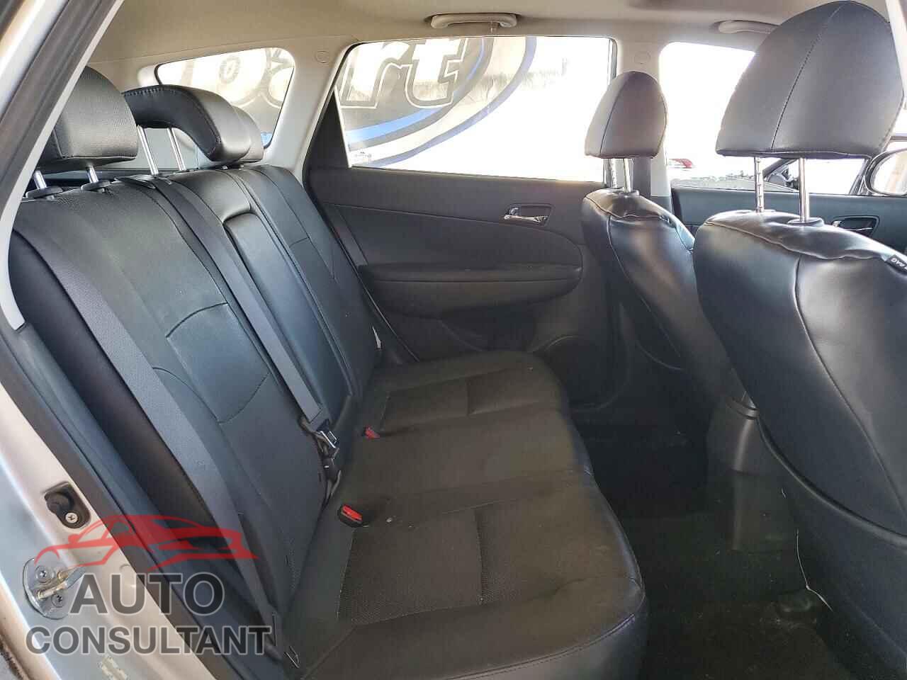 HYUNDAI ELANTRA 2011 - KMHDC8AEXBU113883
