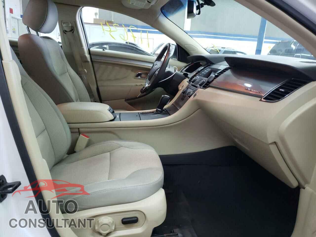 FORD TAURUS 2017 - 1FAHP2E84HG137783
