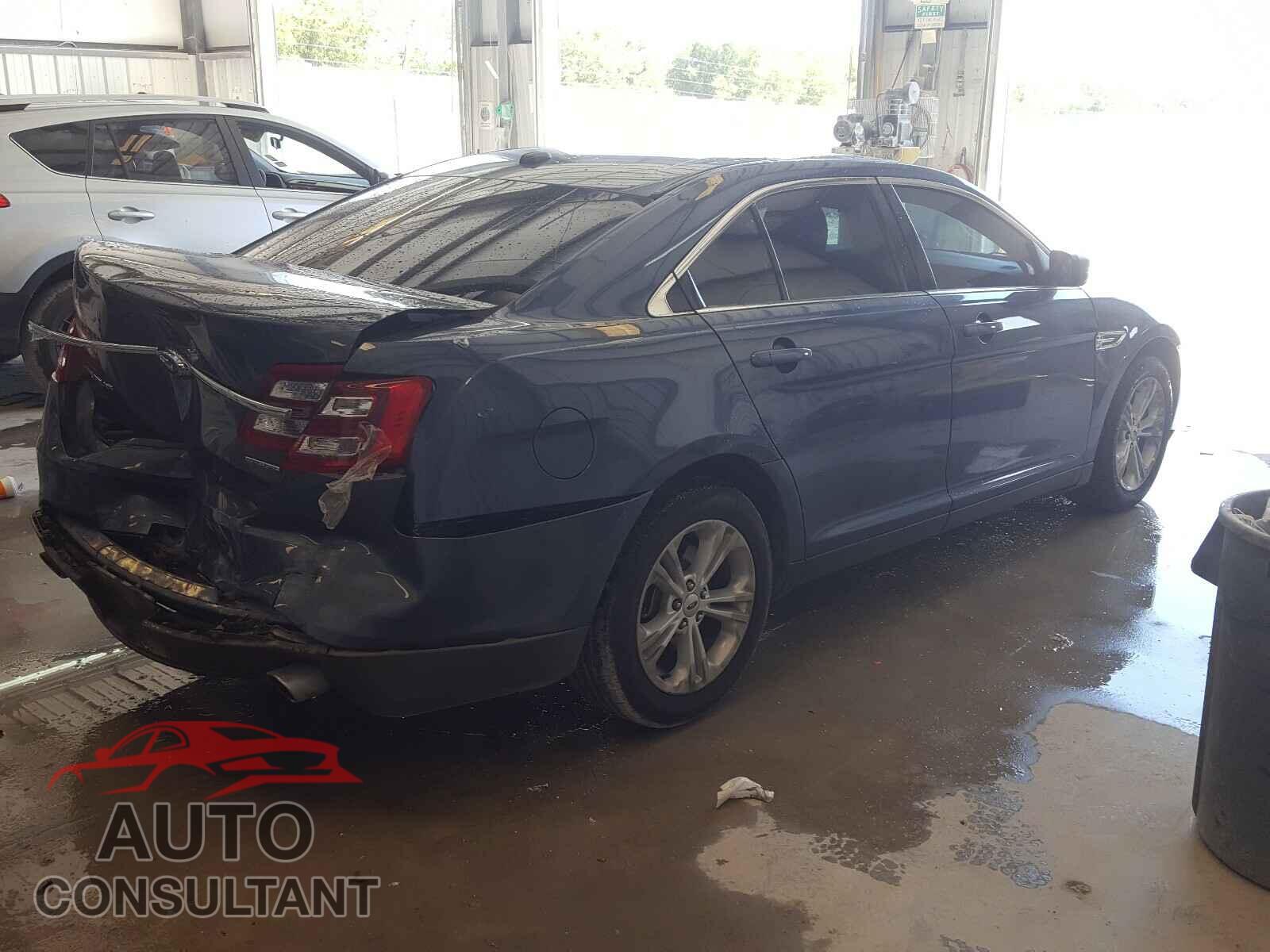 FORD TAURUS 2018 - 1FAHP2D85JG133619
