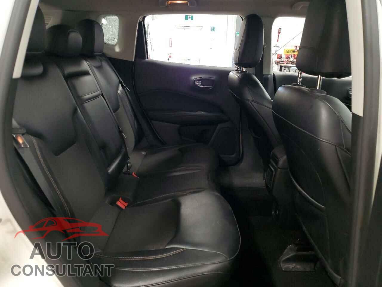 JEEP COMPASS 2018 - 3C4NJDBB8JT145767