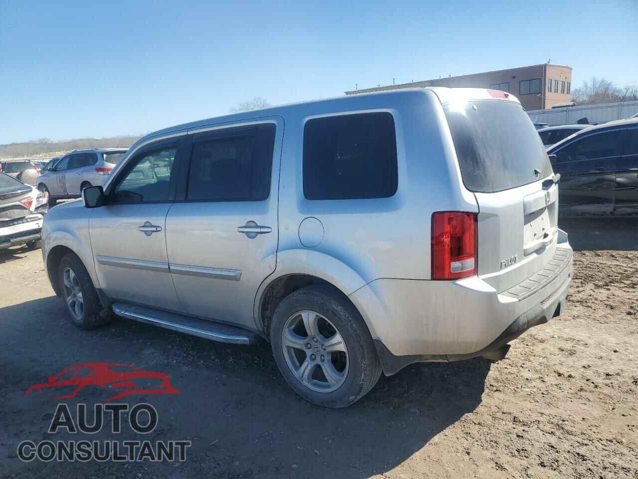 HONDA PILOT 2013 - 5FNYF4H48DB011920