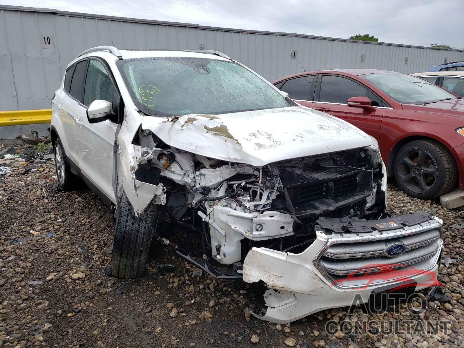 FORD ESCAPE 2017 - 1FMCU9J95HUE40475