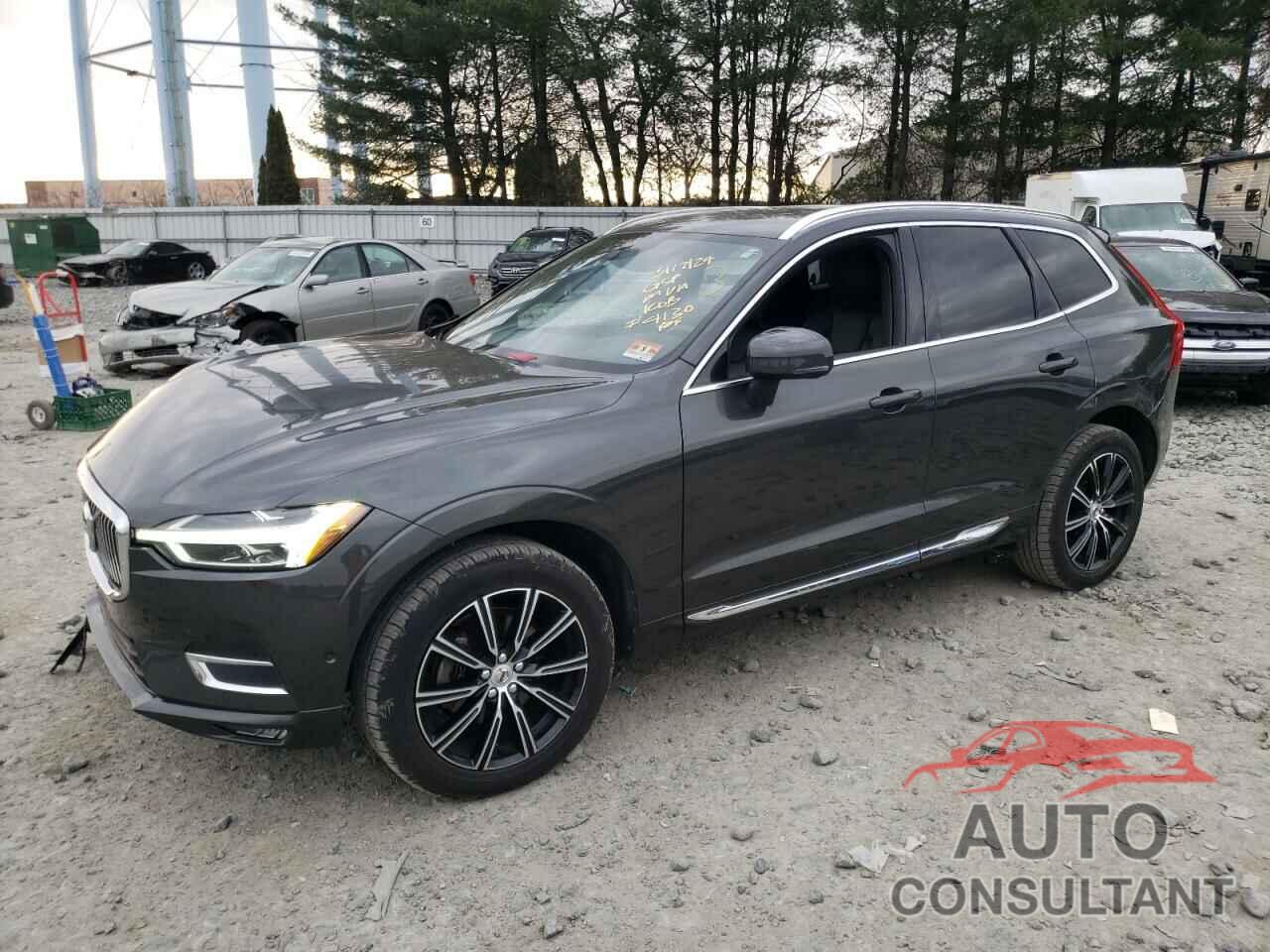 VOLVO XC60 2018 - YV4102RL1J1004130