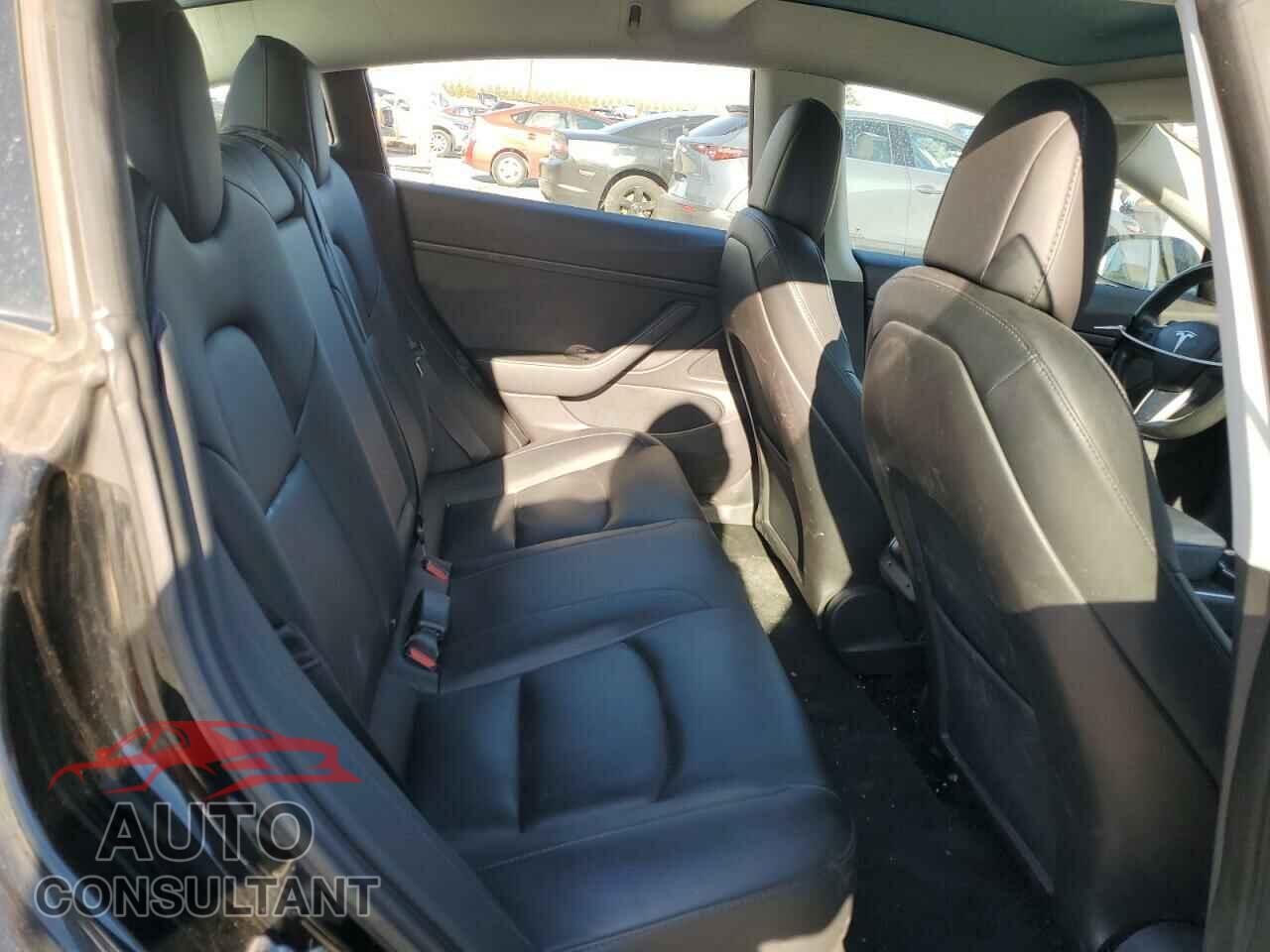 TESLA MODEL 3 2018 - 5YJ3E1EA2JF152550