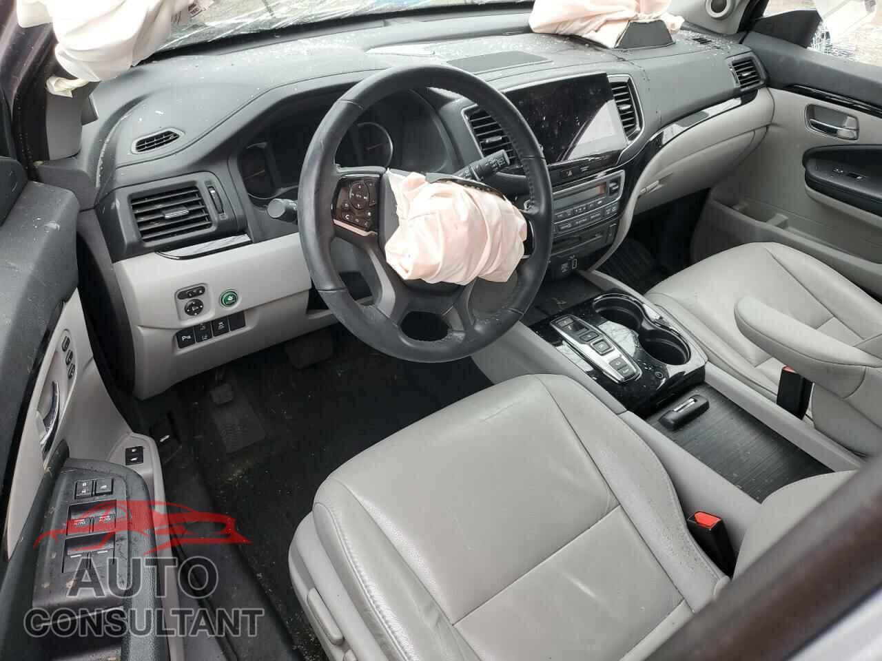 HONDA PILOT 2020 - 5FNYF6H68LB008916