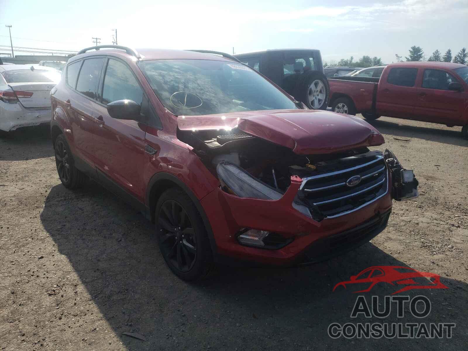 FORD ESCAPE 2017 - 1FMCU9GD8HUA87757