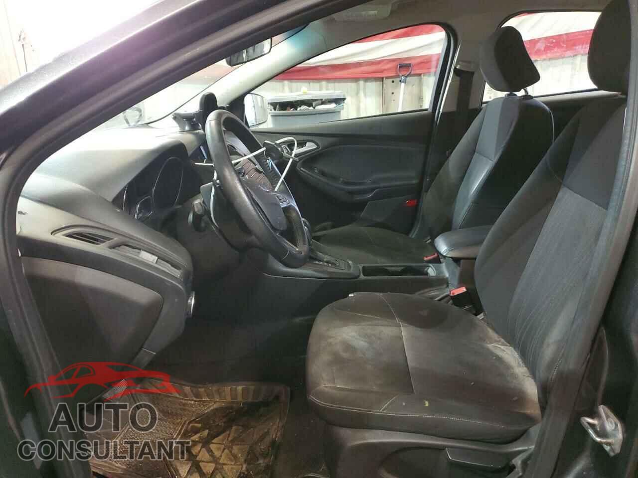 FORD FOCUS 2015 - 1FADP3F21FL303857