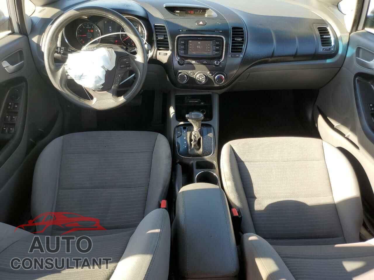 KIA FORTE 2017 - 3KPFL4A73HE152152
