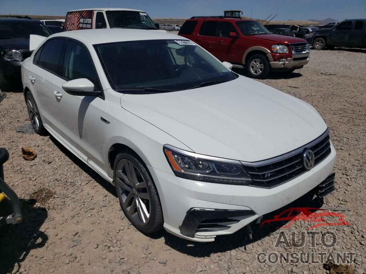 VOLKSWAGEN PASSAT 2018 - 1VWAA7A39JC009148