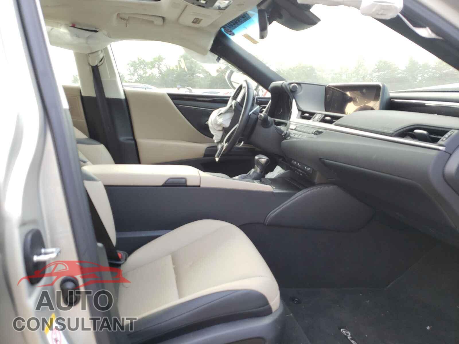 LEXUS ES300 2019 - 58AB21B15KU001563