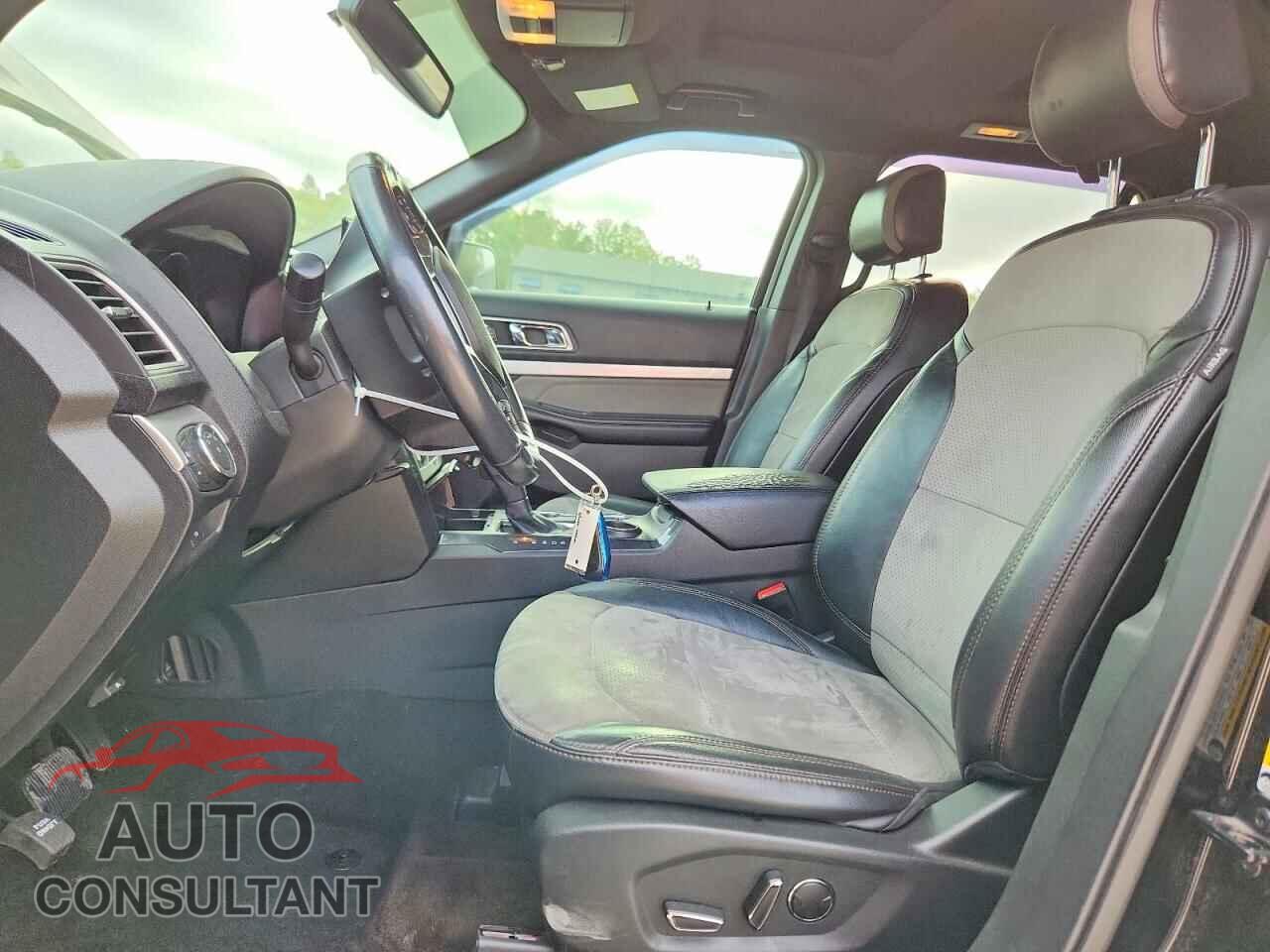 FORD EXPLORER 2017 - 1FM5K7D87HGD10265