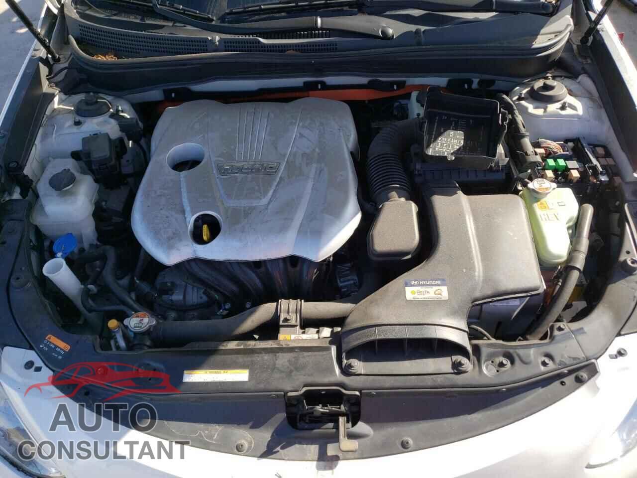 HYUNDAI SONATA 2013 - KMHEC4A43DA090407