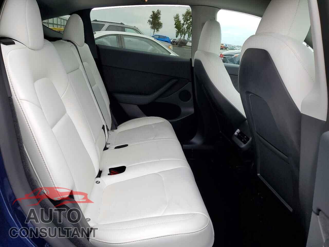 TESLA MODEL Y 2023 - 7SAYGDEE4PF701570