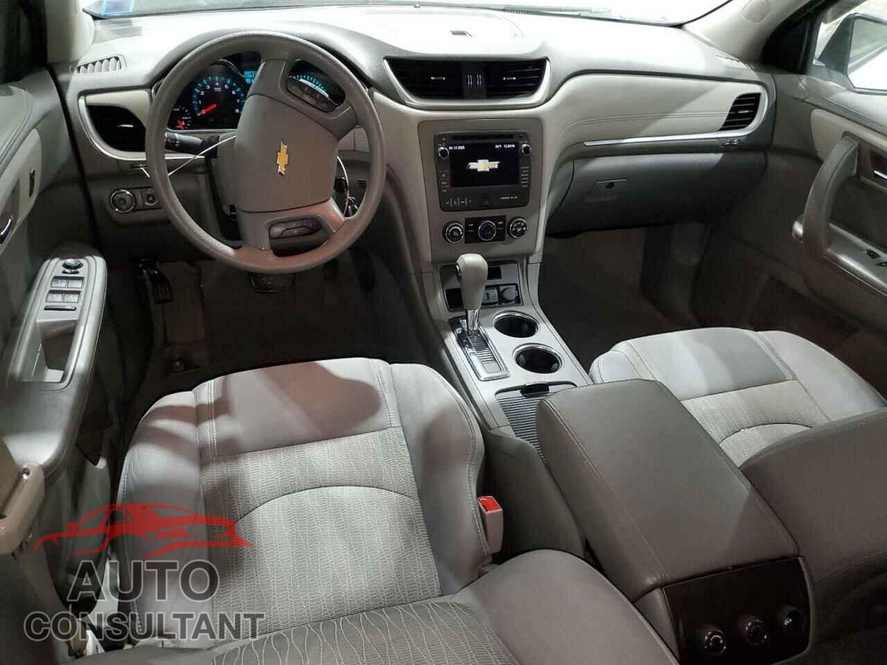 CHEVROLET TRAVERSE 2017 - 1GNKRFKD4HJ340041