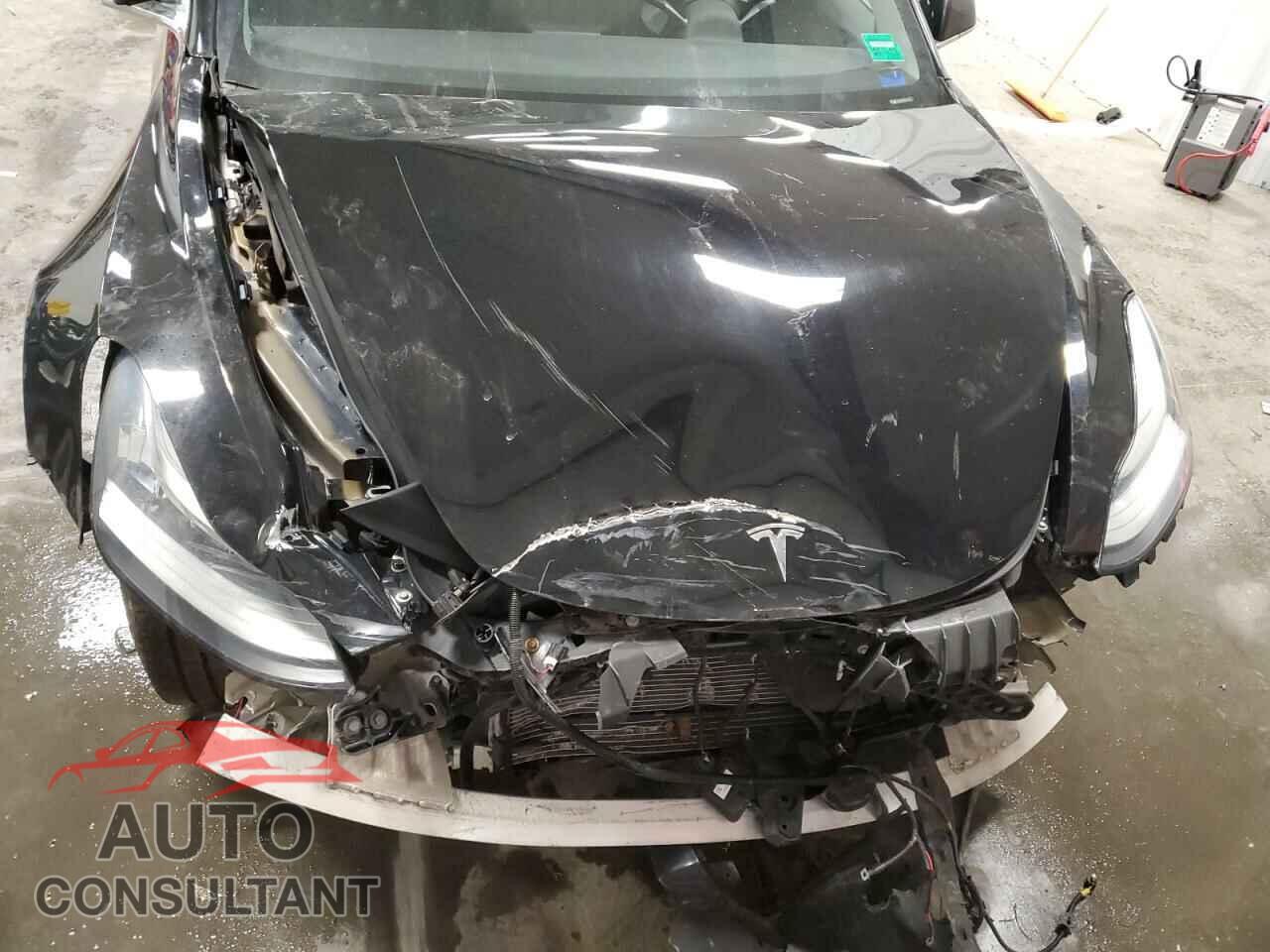 TESLA MODEL 3 2018 - 5YJ3E1EB4JF103164