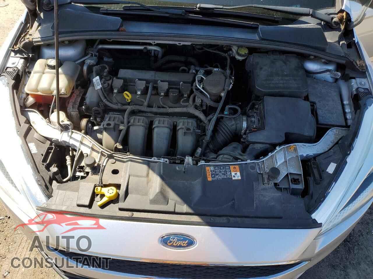 FORD FOCUS 2015 - 1FADP3E24FL366288