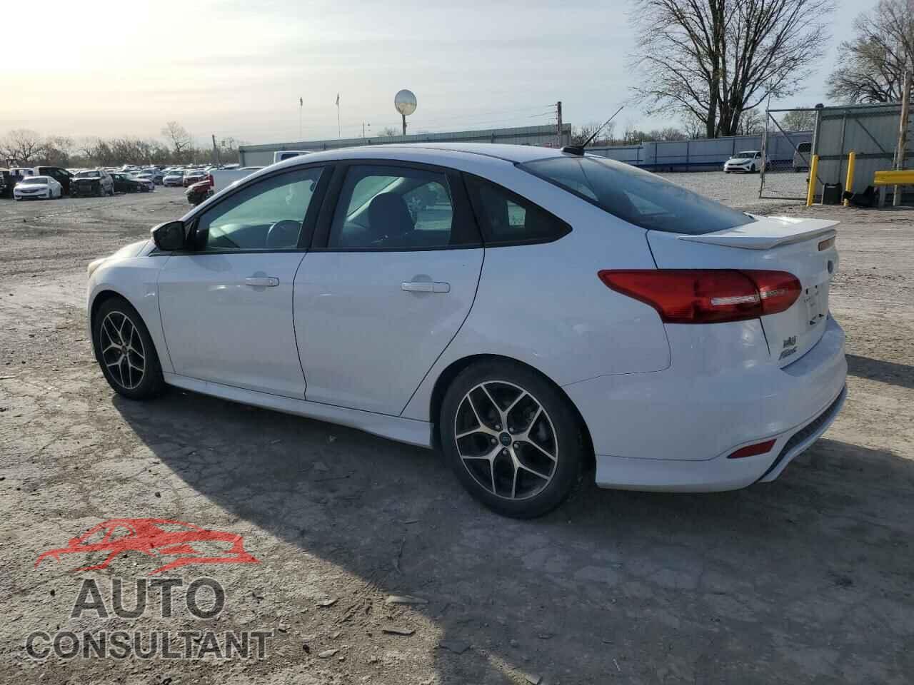 FORD FOCUS 2015 - 1FADP3F25FL386239