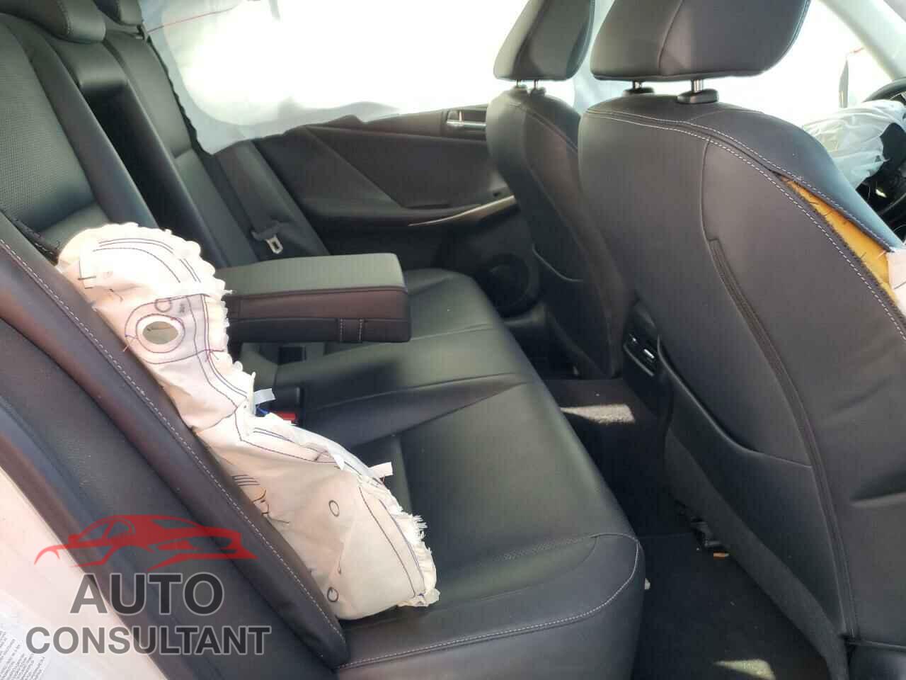 LEXUS IS 2014 - JTHBF1D21E5012000