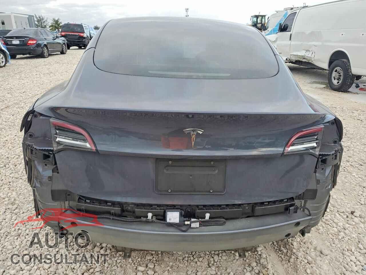 TESLA MODEL 3 2022 - 5YJ3E1EA7NF317711