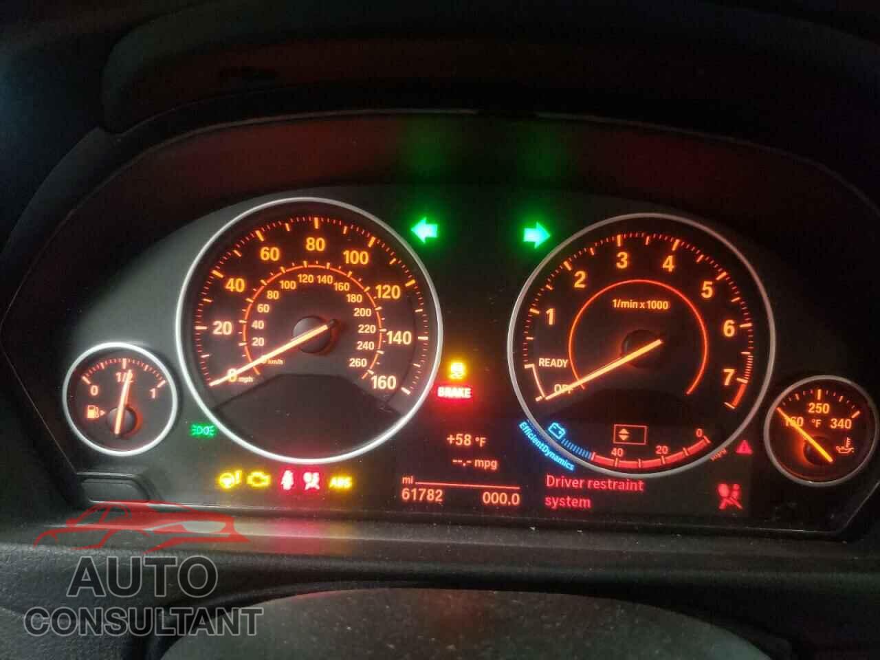 BMW 3 SERIES 2017 - WBA8B3C30HK384475