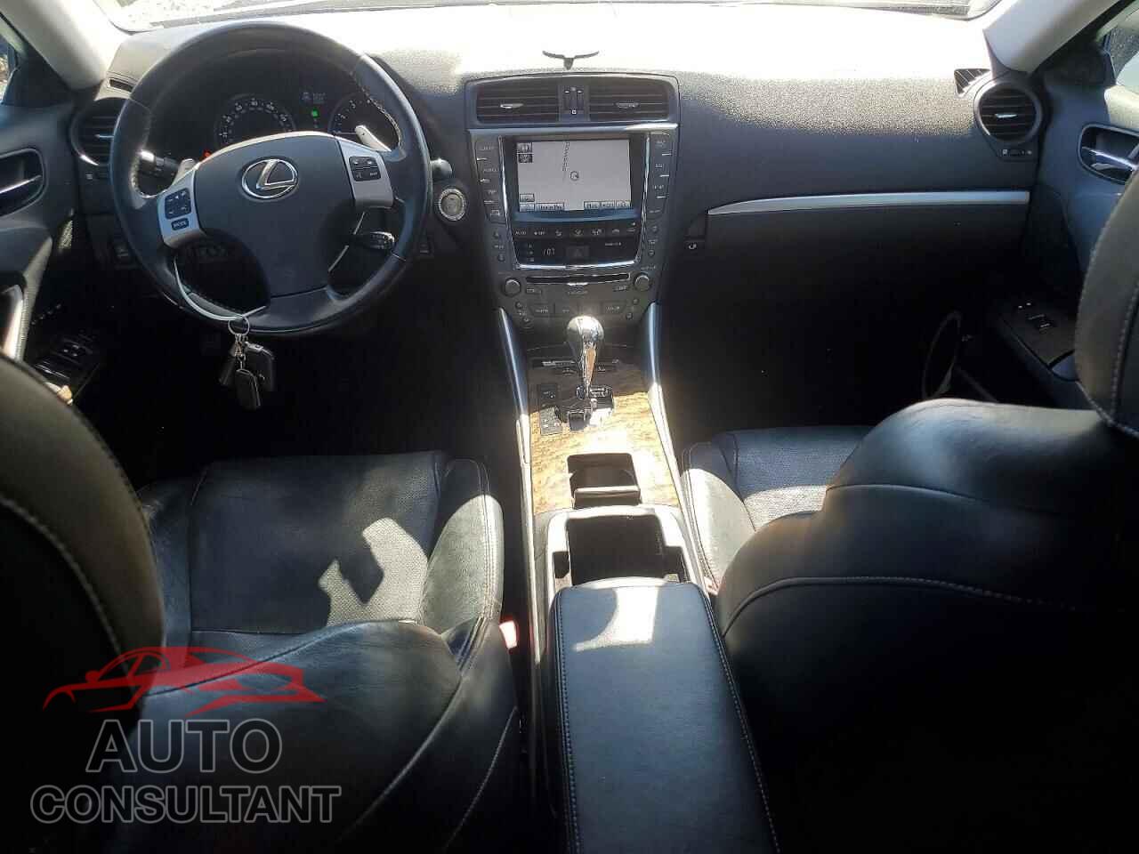 LEXUS IS 2011 - JTHCF5C26B5049455