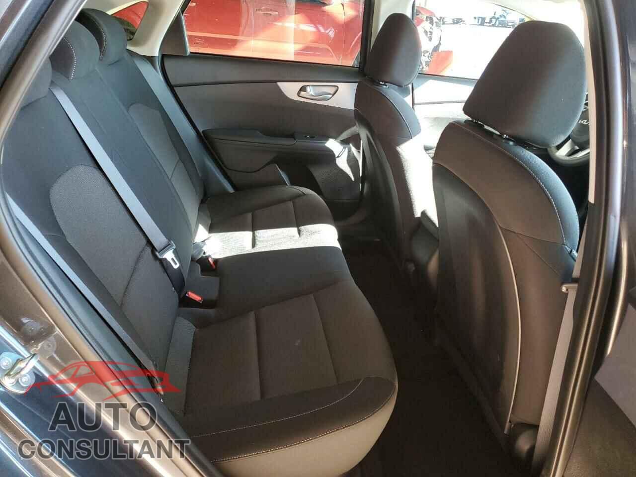 KIA FORTE 2023 - 3KPF24AD1PE650132