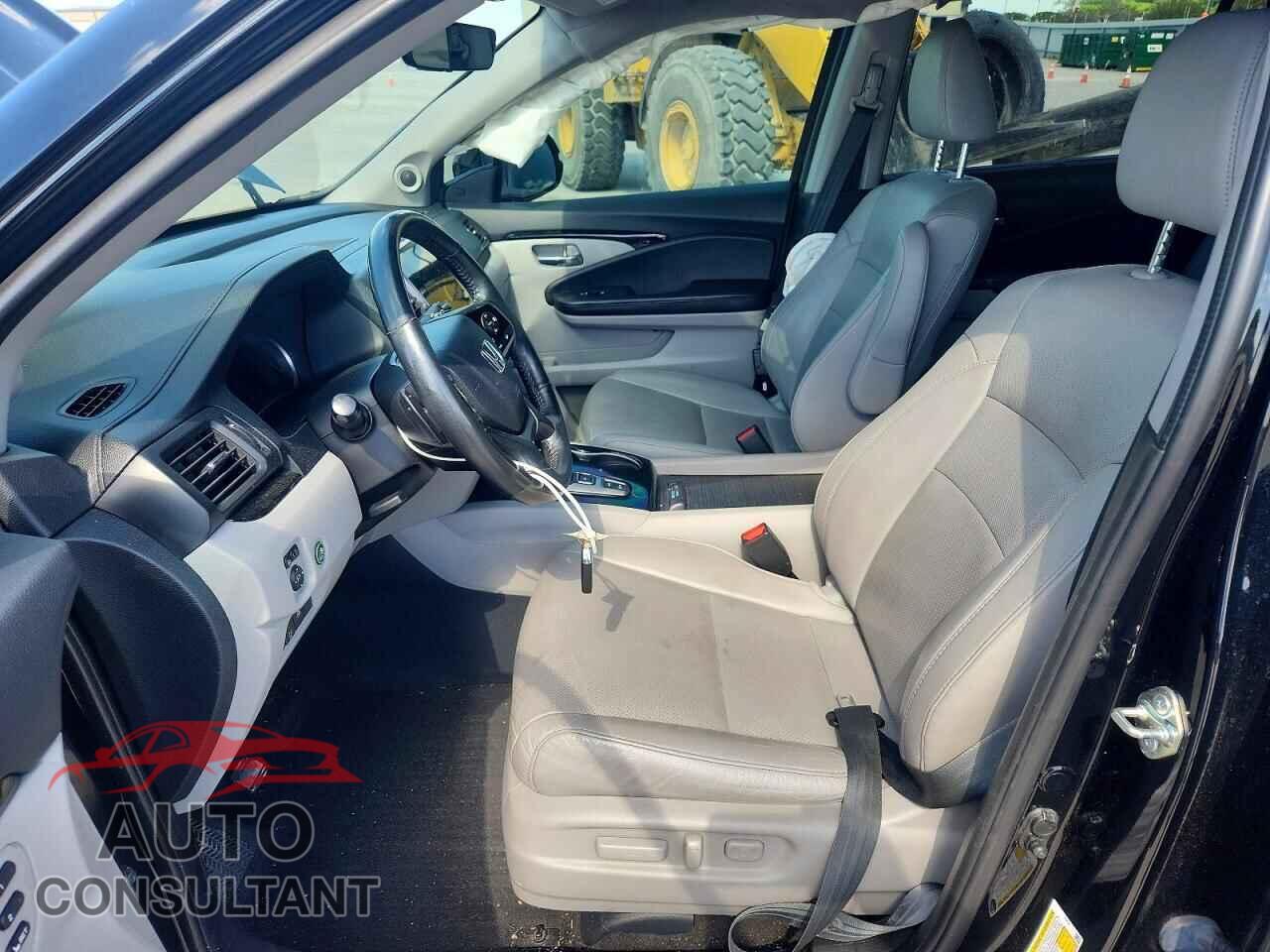 HONDA PILOT 2019 - 5FNYF6H09KB030675
