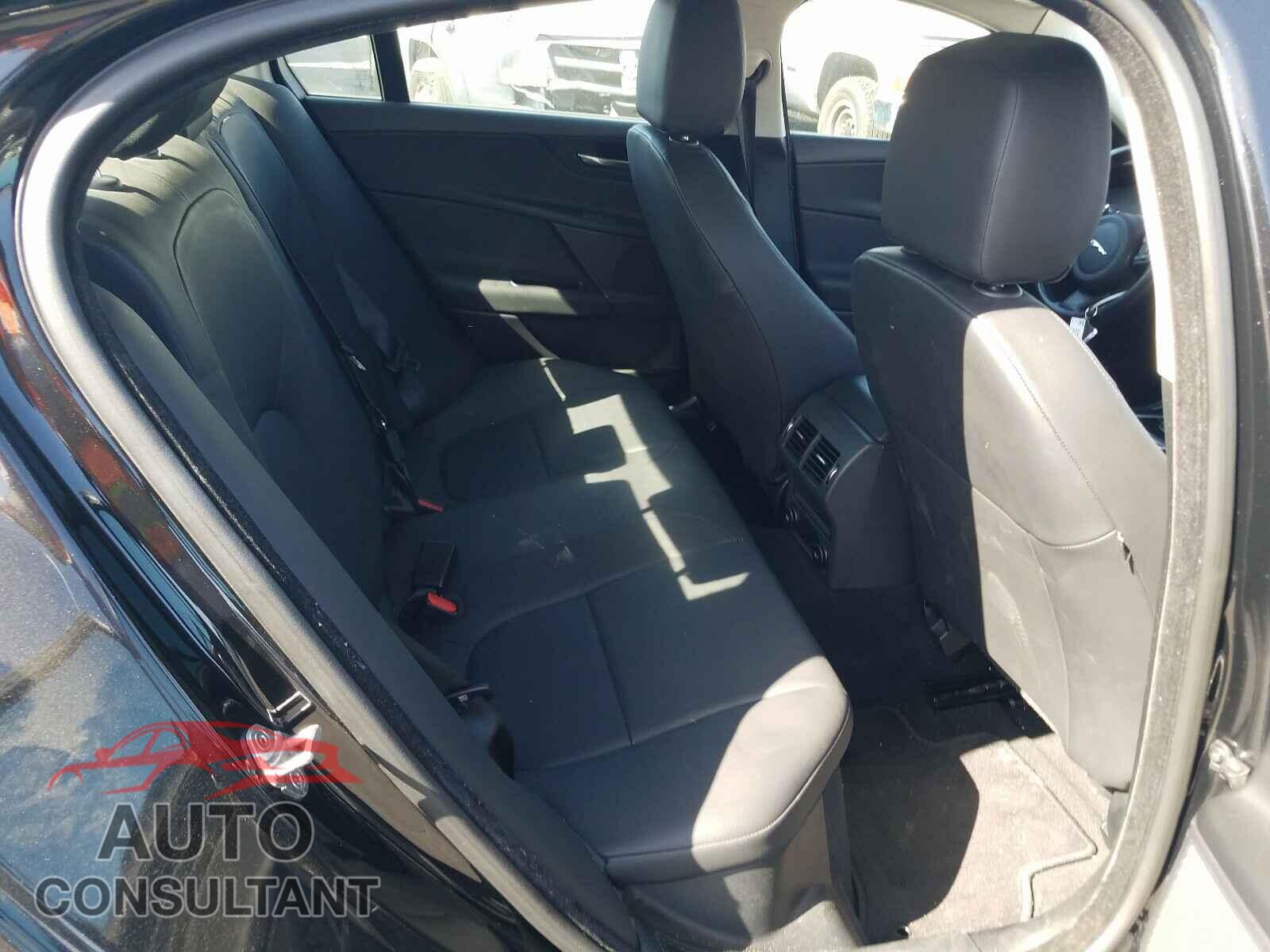 JAGUAR XE 2017 - SAJAD4BV5HA970314
