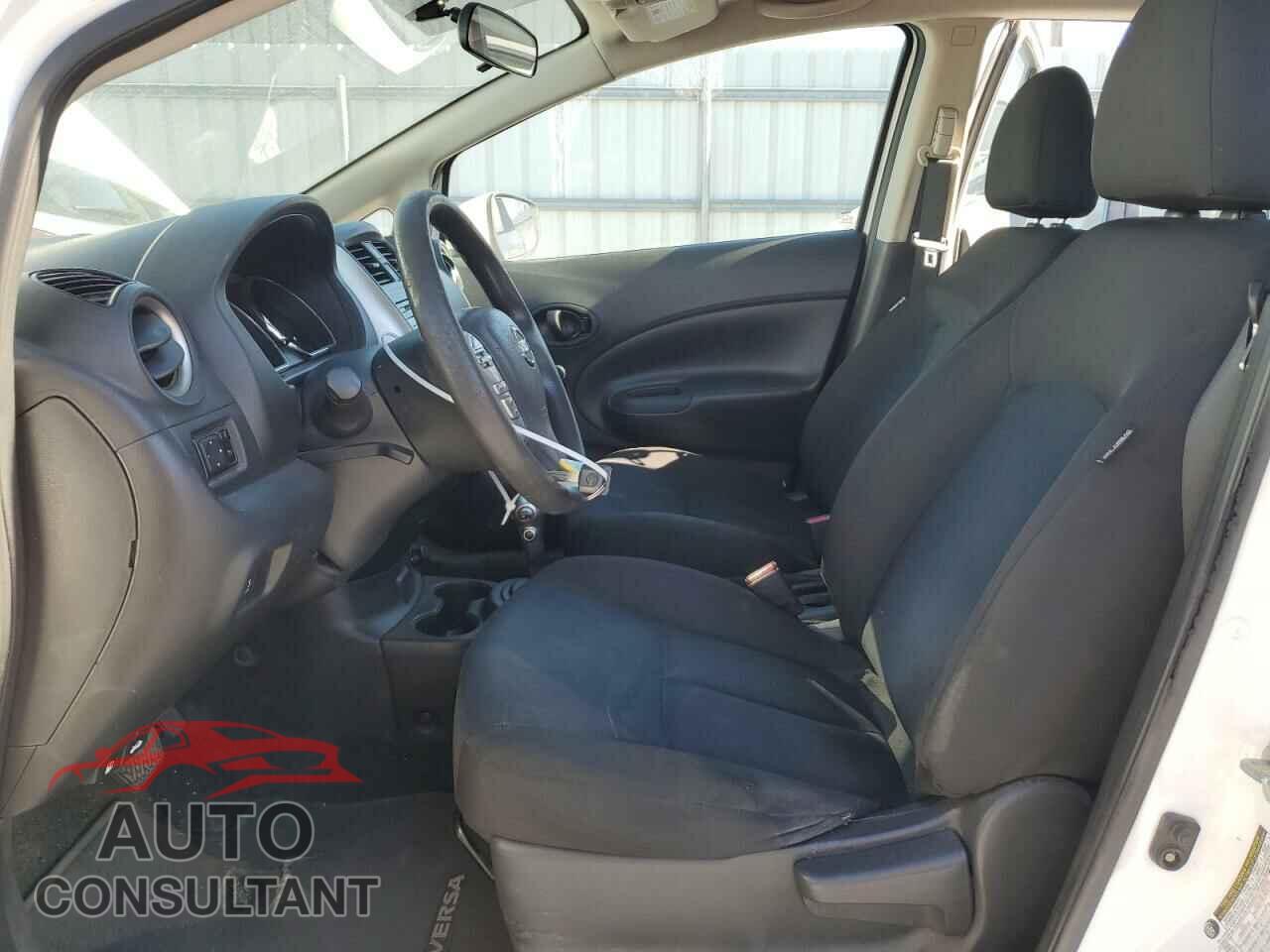 NISSAN VERSA 2017 - 3N1CE2CP6HL381227