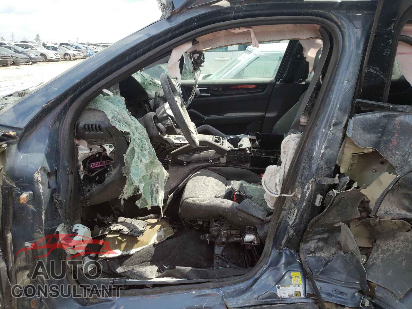 PORSCHE CAYENNE 2019 - WP1AA2AY4KDA08159