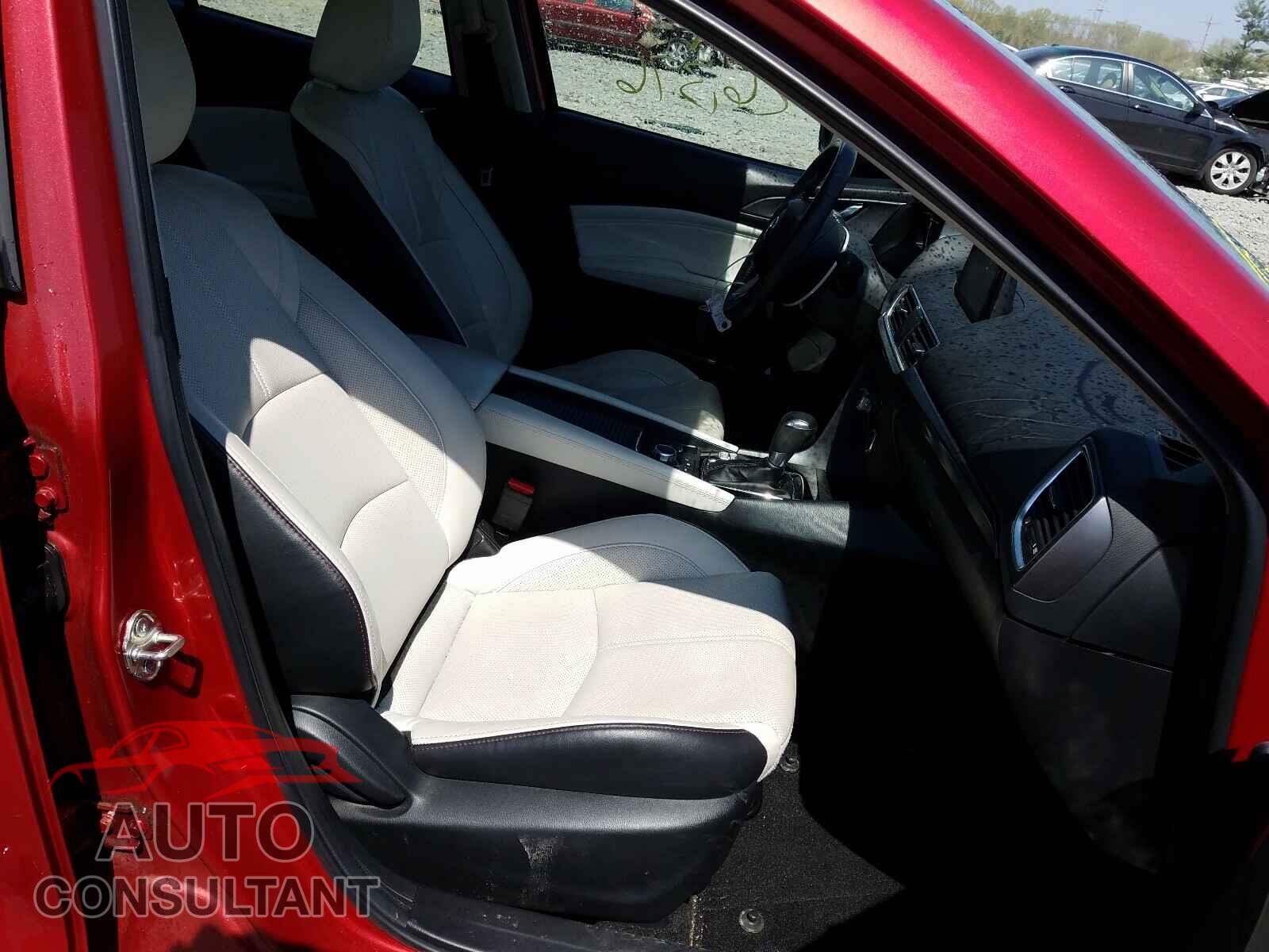 MAZDA 3 2017 - 3MZBN1W36HM149181