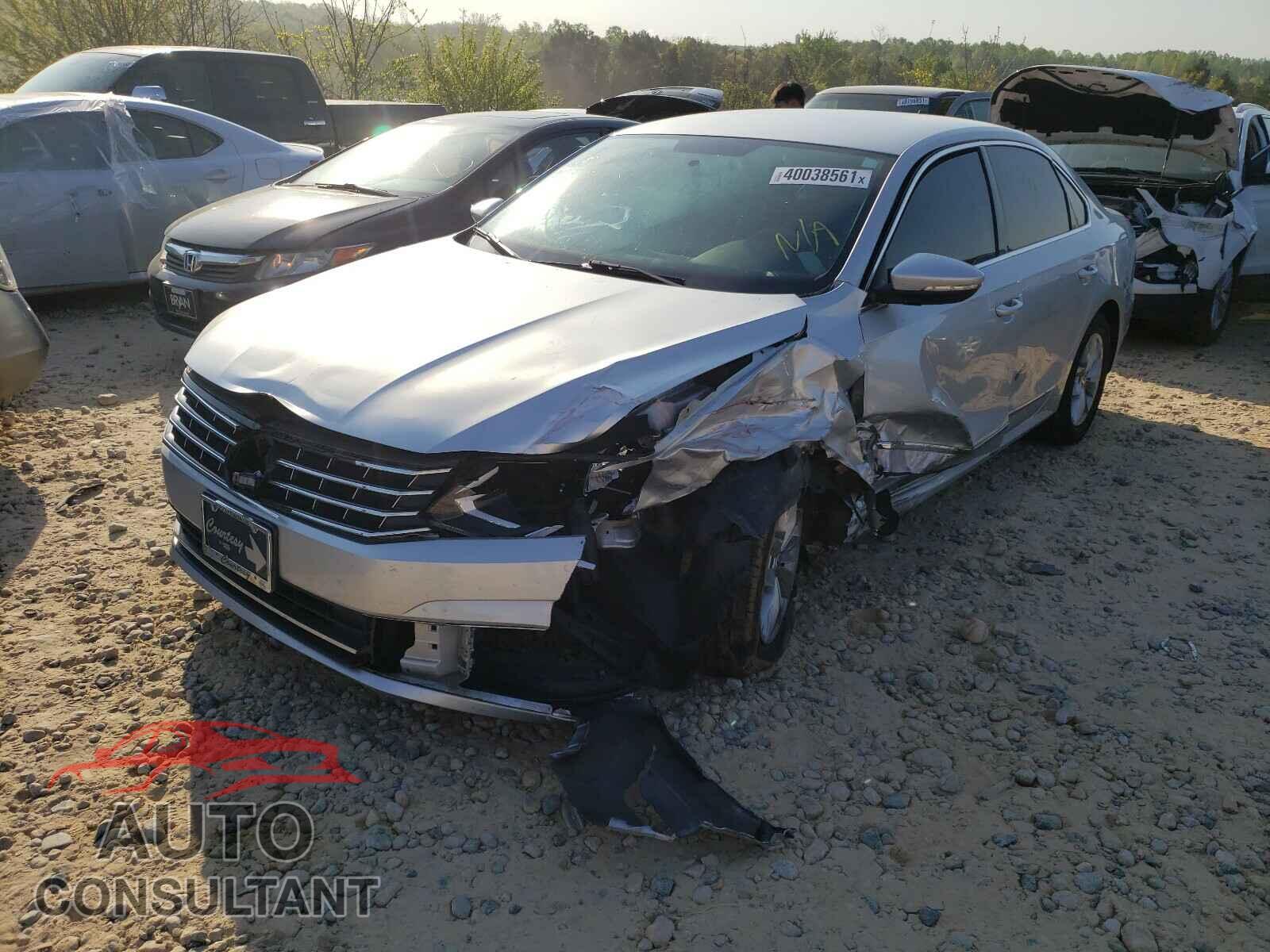 VOLKSWAGEN PASSAT 2017 - 1VWAT7A38HC072634