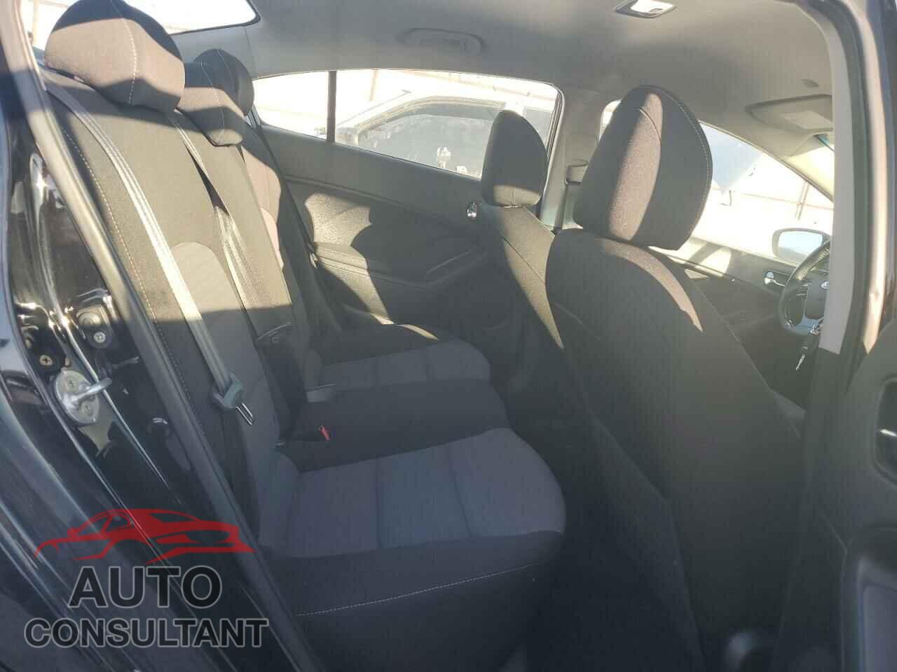 KIA FORTE 2018 - 3KPFL4A79JE262886