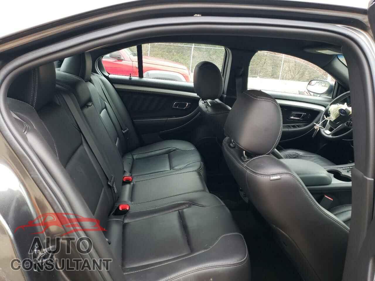 FORD TAURUS 2018 - 1FAHP2E8XJG135543