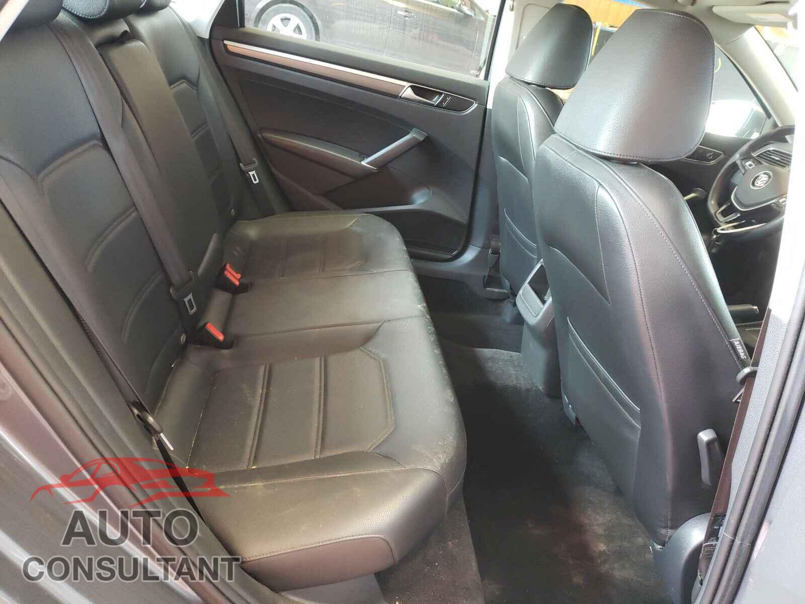 VOLKSWAGEN PASSAT 2016 - 1VWAT7A37GC039106