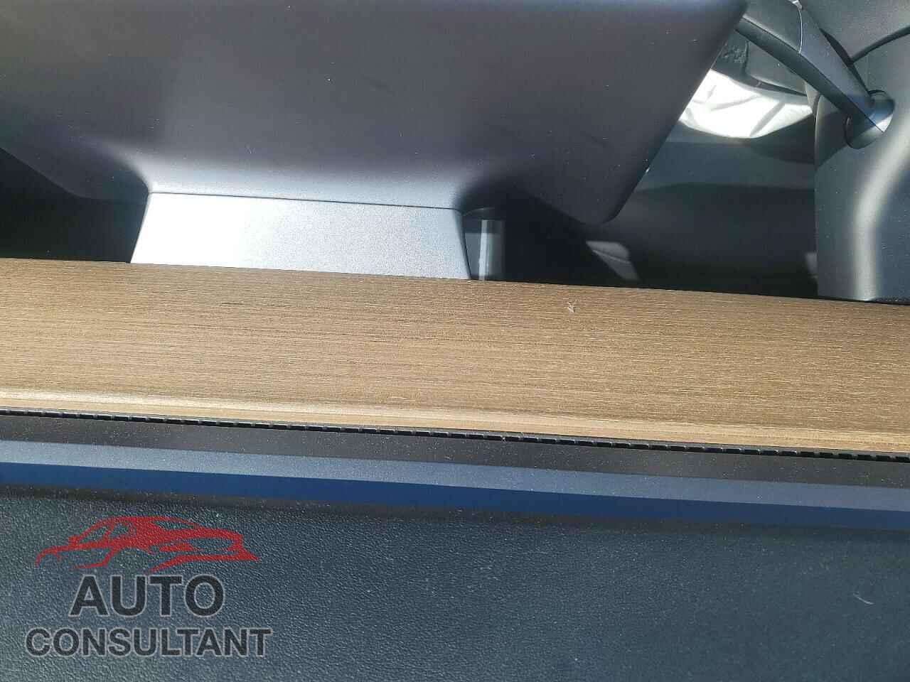 TESLA MODEL Y 2021 - 5YJYGDEF1MF252155
