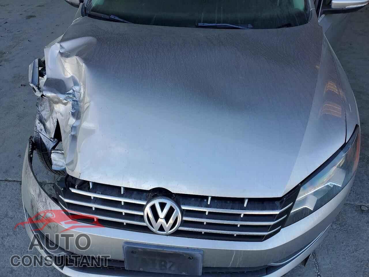 VOLKSWAGEN PASSAT 2012 - 1VWCP7A30CC030058