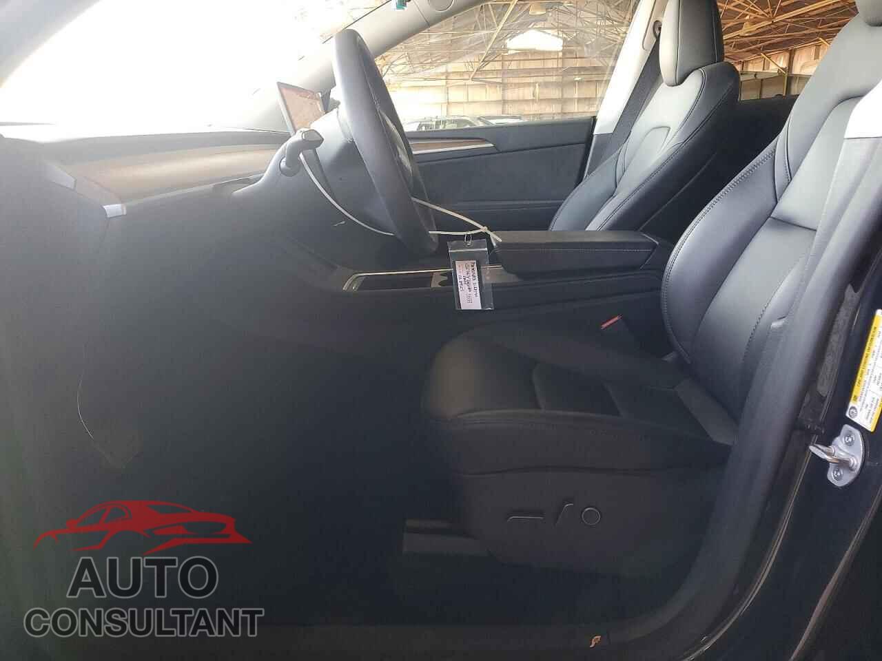 TESLA MODEL Y 2024 - 7SAYGDED1RF128427
