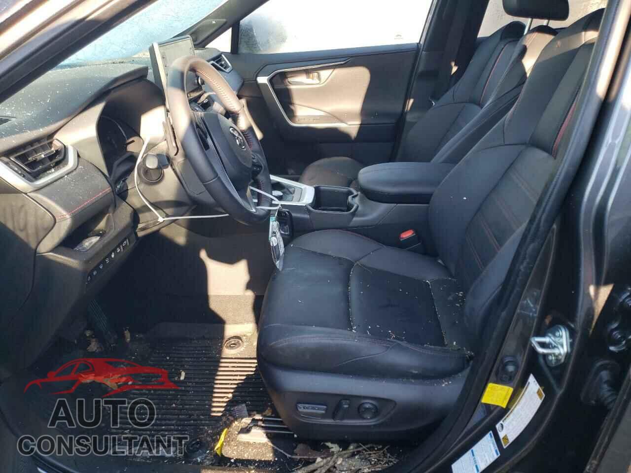 TOYOTA RAV4 2022 - JTMFB3FV2ND088185