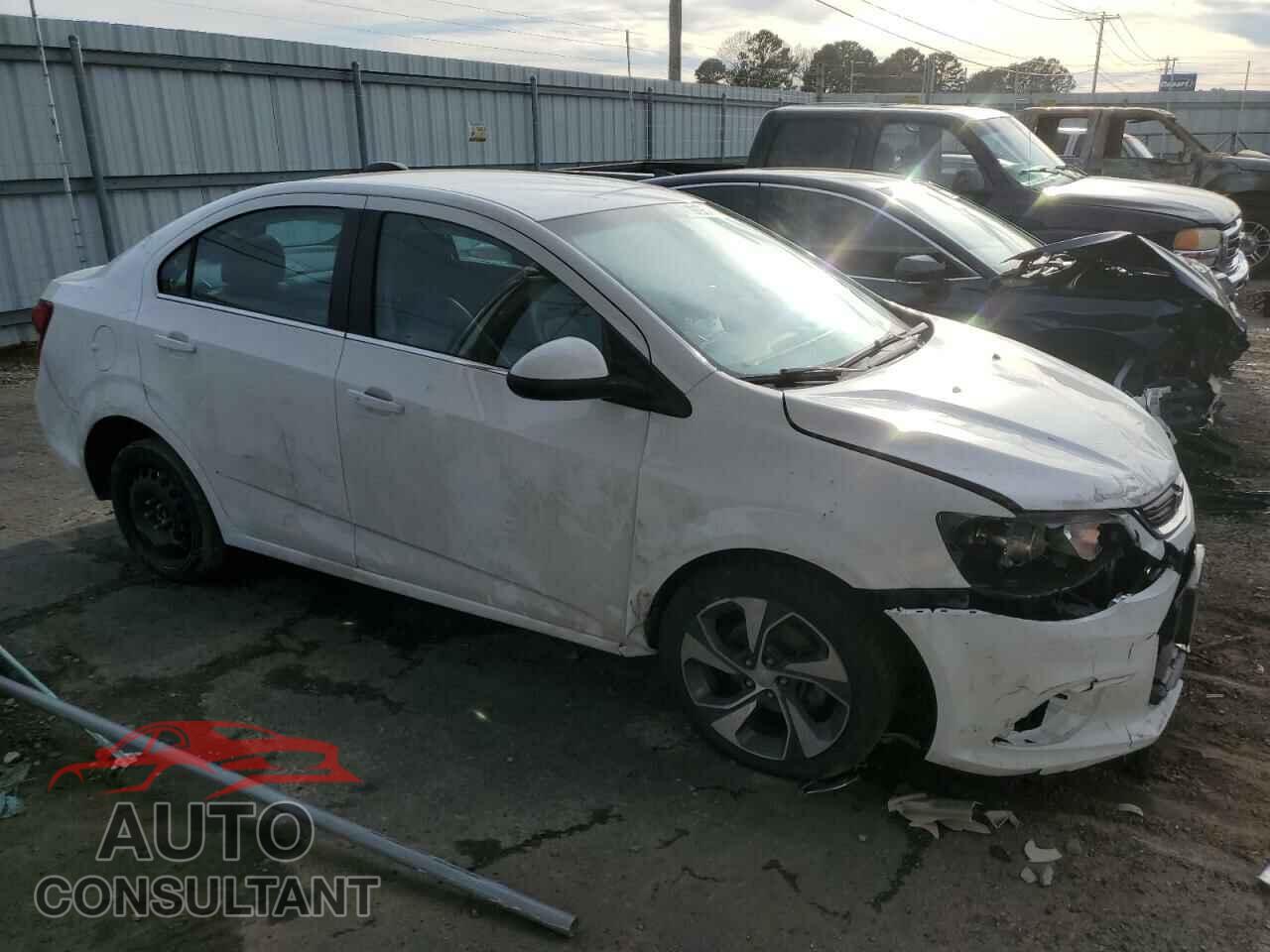 CHEVROLET SONIC 2019 - 1G1JF5SB6K4125331