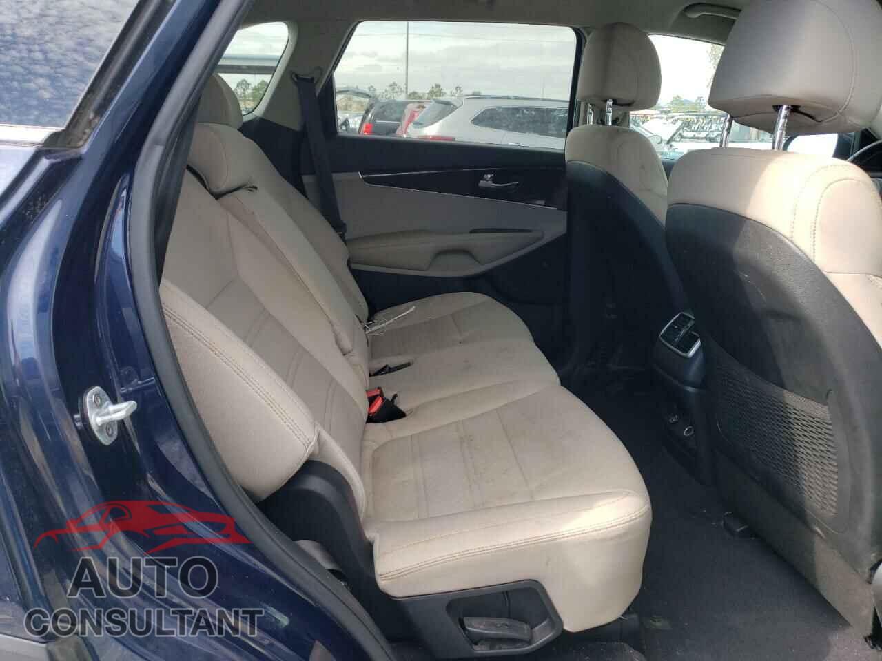 KIA SORENTO 2017 - 5XYPG4A33HG258450