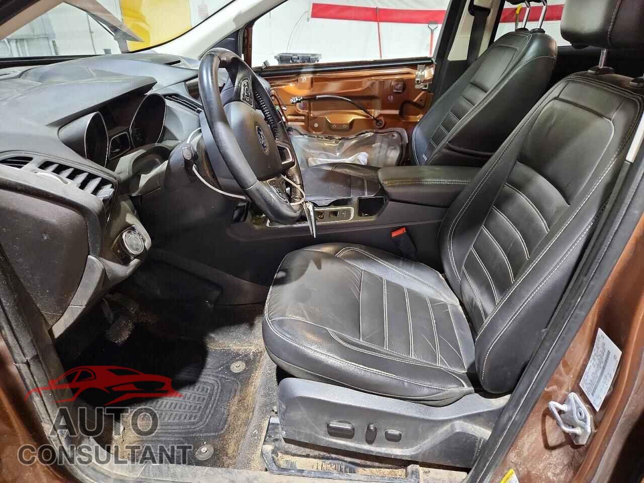 FORD ESCAPE 2017 - 1FMCU9J96HUC17247