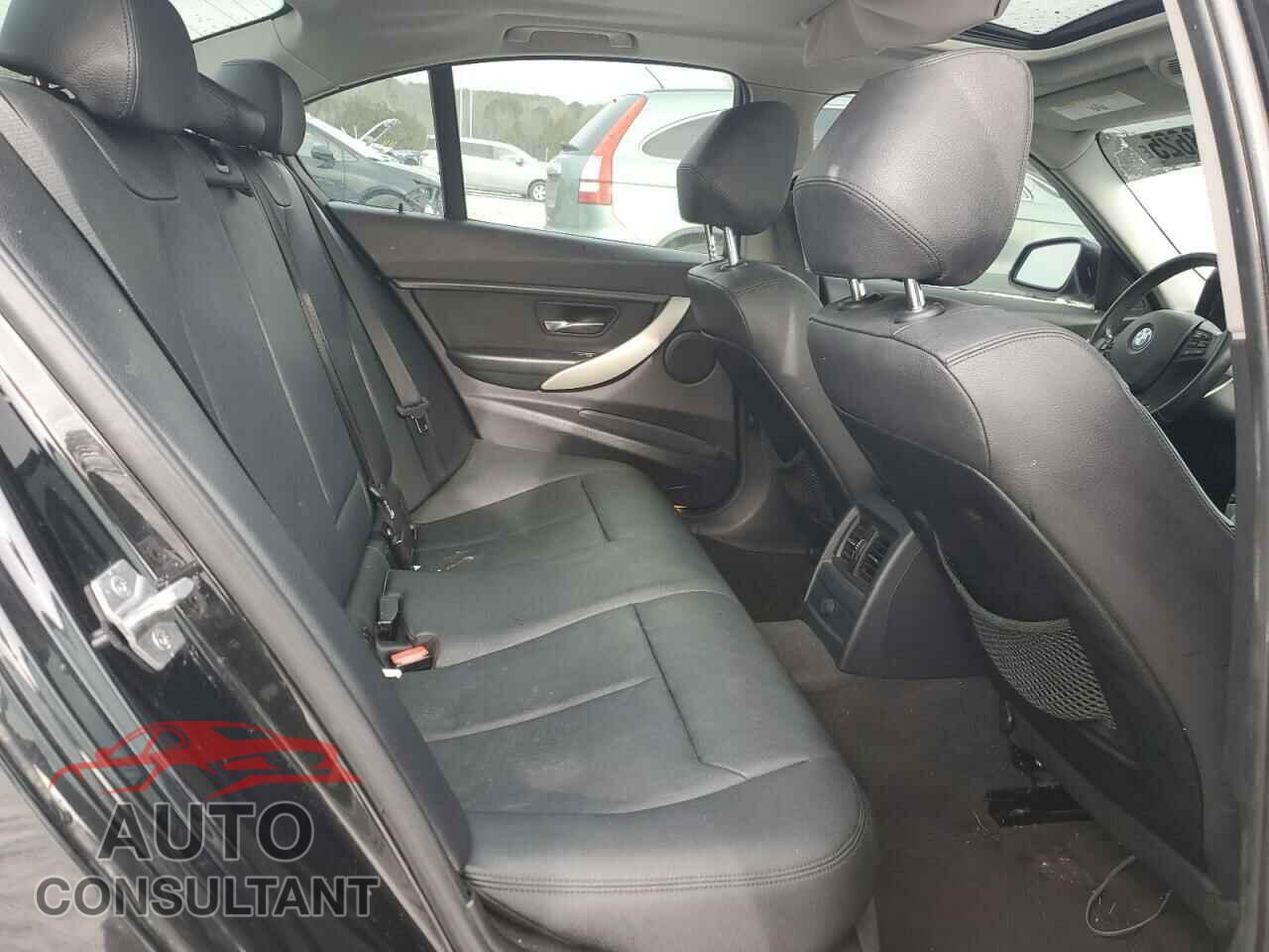 BMW 3 SERIES 2013 - WBA3C1G54DNR48077