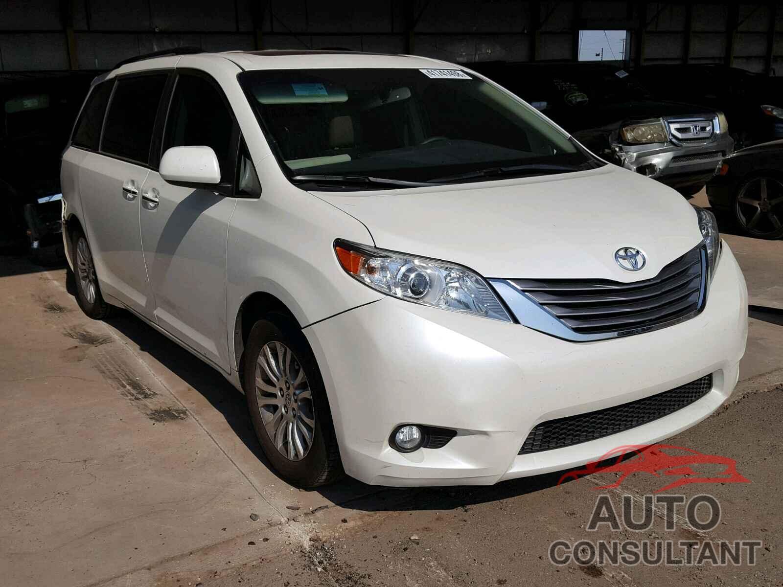 TOYOTA SIENNA 2015 - 5TDYK3DC9FS565694